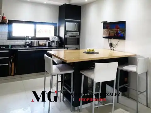 Casa en Alquiler en La Magdalena, USD 2.600