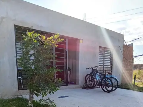 Casa 3 ambientes con 1 baño