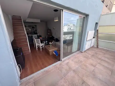 Paraguay 3000. Excelente Duplex Moderno en Barrio Norte con Parrilla. Dos Baños. Laundry.