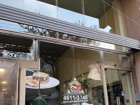 IMPONENTE LOCAL   Doble altura - 7 x 22 - Más 5 pisos de 8 x 22 - ÚNICO    Consultanos