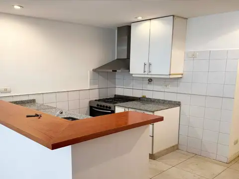 Depto Tipo Casa en Alquiler en Villa del Parque, $ 1.300.000