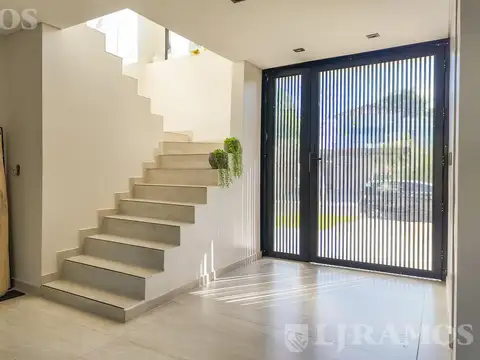 Casa en Venta en Santa Barbara, USD 1.200.000