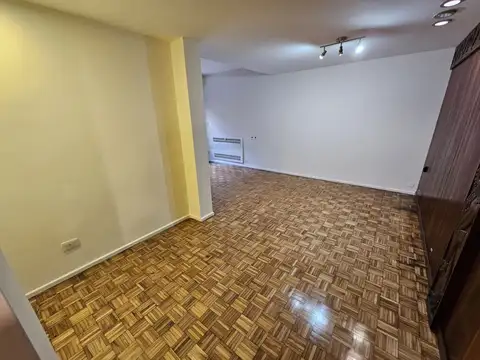 ARMENIA 2400, Piso 1