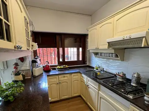 Casa 5 ambientes con 3 baños