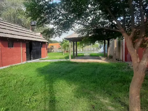 Los Lapachos esquina los Olmos 100