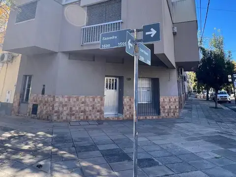 Propiedad sobre esquina en Barrio Sur