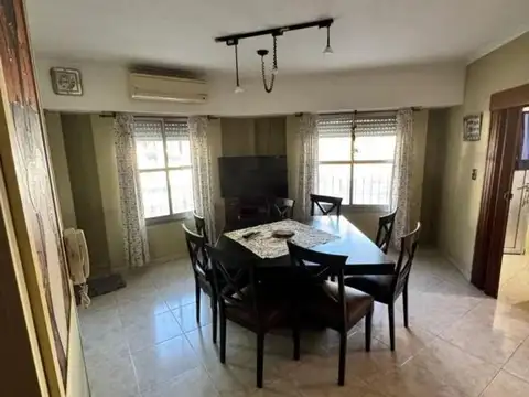Departamento 8 ambientes con 3 baños