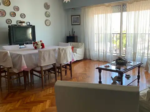 Depto 3 amb c/fte 84m2