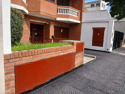 Patrón 5900, Piso 4