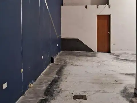 Posibilidad de alquilar local aledaño y planta alta también!