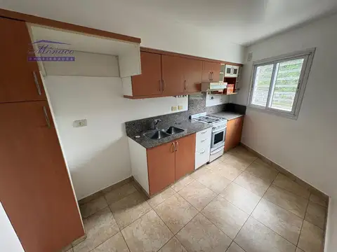 Depto Tipo Casa en Alquiler de 3 ambientes