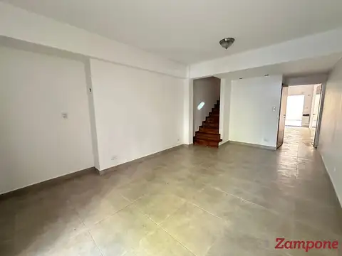 Depto Tipo Casa en Venta con 1 cocheras