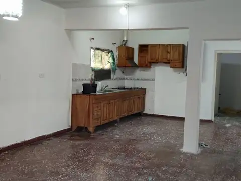 CASA MAS DEPARTAMENTO Y SALON COMERCIAL A TERMINAR