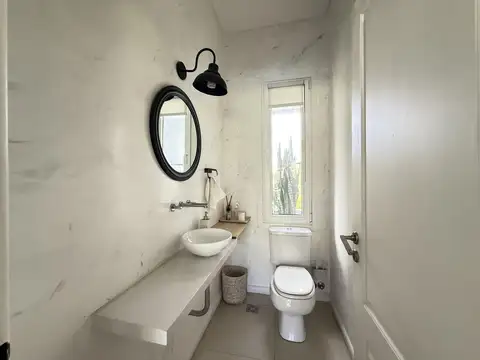 Excelente casa en Barbarita, lote interno