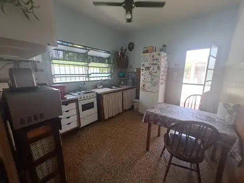 VENTA PH 2 CASAS 1 LOCAL ESCOBAR CENTRO PARRILLA PILETA JARDIN QUINCHO