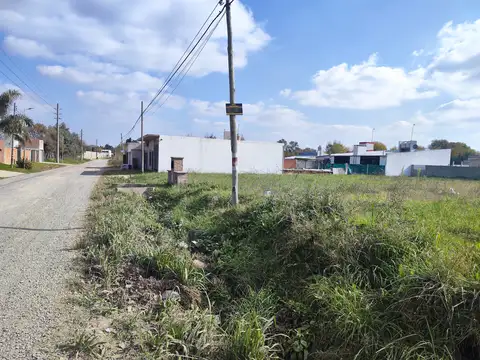 Hermoso Lote Esquina  en Bº San Emilio Lujan