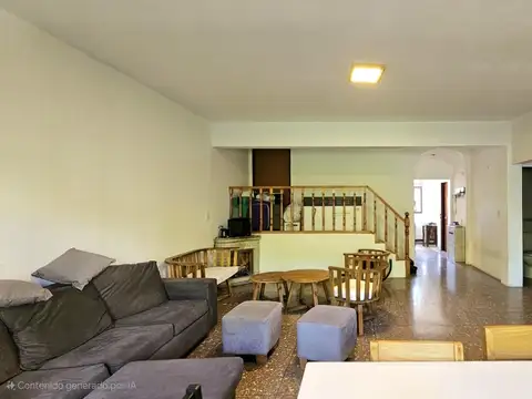 Casa en Venta con 4 cocheras