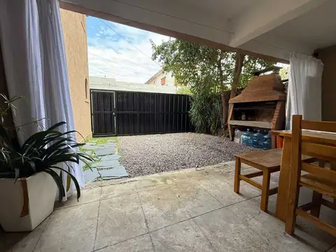 Depto Tipo Casa en Venta 25 años