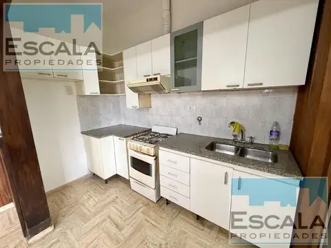 Casa en Alquiler con 1 cochera