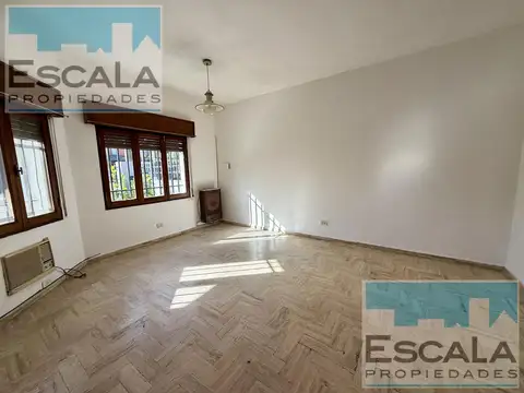 CASA EN ALQUILER 1 DORM - LOMAS DE ALBERDI
