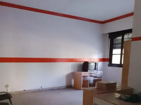 Alquiler 2 Propiedades juntas en 2 Plantas  en Ramos Mejia Solo uso Comercial   Excelente Ubicación