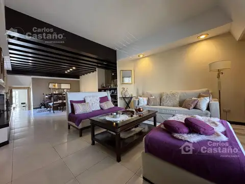 Impecable Casa 5 Amb C/ Jardin y Piscina a 2/C de Av. Maipu.