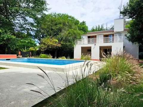Venta casa Lopez Camelo - TIGRE-Pileta y Parque