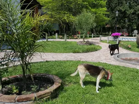 Casa en Venta con 2 cocheras