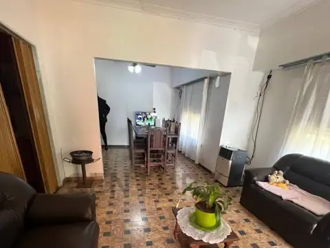 CASA QUINTA CON GALPON Y VIVIENDA SECUNDARIA EN LOTE DE 14400 M2