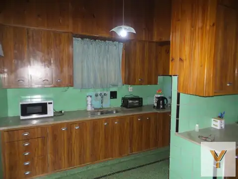 Casa 5 ambientes con 2 baños