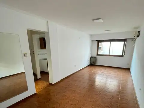 39 Entre 12 Y 13 , Piso PB