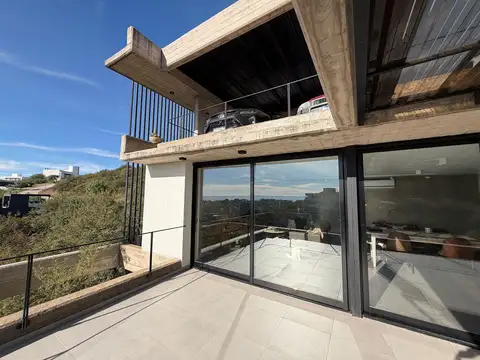 Casa en Alquiler 1 año