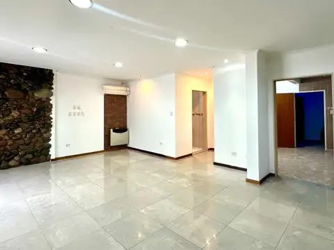 Depto Tipo Casa en Alquiler de 3 dormitorios