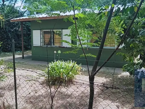 CASA 3 AMBIENTES VENTA CON PARRILLA