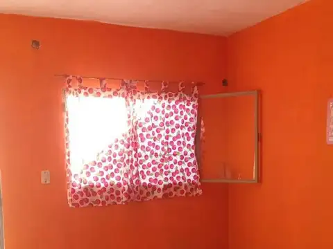 Casa 6 ambientes con 1 baño