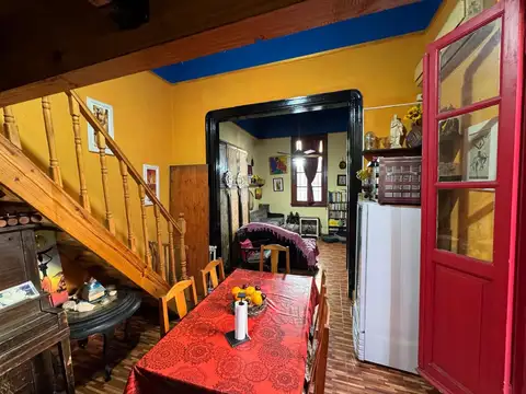 CASA 4 AMB CON PATIO CON PARRILLA EN MIL CASITAS. REF.905