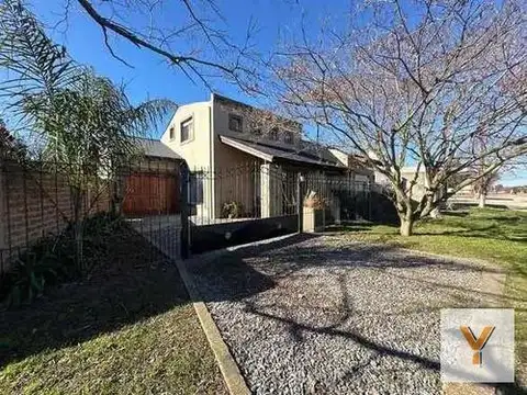 Casa en venta - 3 Dormitorios 2 Baños - 150Mts2 - General Alvarado