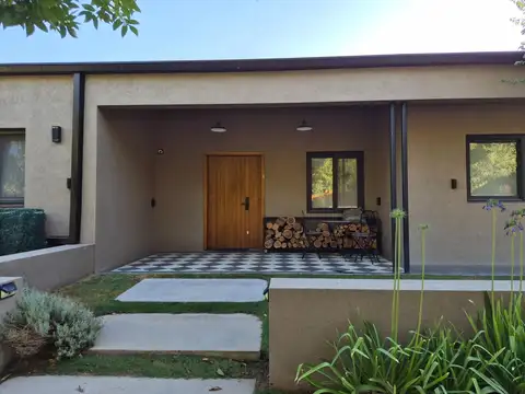 TROPEZON DE ARECO - IMPECABLE CASA DE 3 DORMITORIOS
