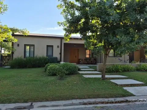 Casa en Venta en San Antonio de Areco, USD 290.000