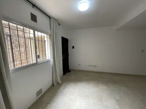 Depto Tipo Casa en Alquiler en Echesortu, $ 500.000
