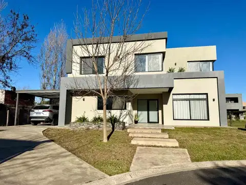 Lagoon R.Caamaño 1100