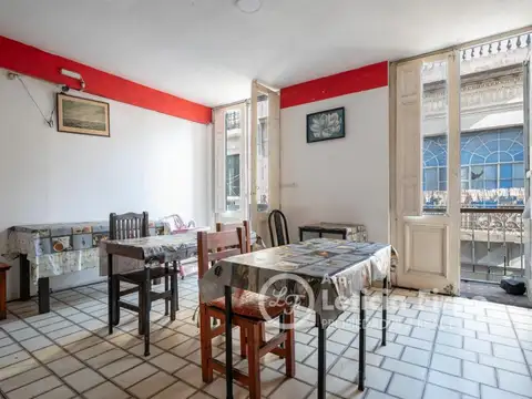 PH con terraza a reciclar para inversión.