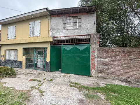 Casa y departamentos a reciclar barrio Las Heras
