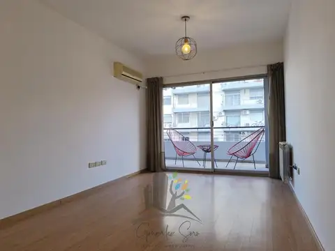 ALQUILER – EXCELENTE DEPARTAMENTO DE 2 AMBIENTES CON BALCÓN,