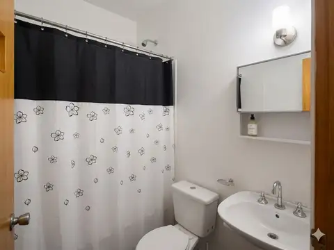VENTA/CASA EN CONSTRUCCIÓN/PILETA/B° V. LOS ALAMOS