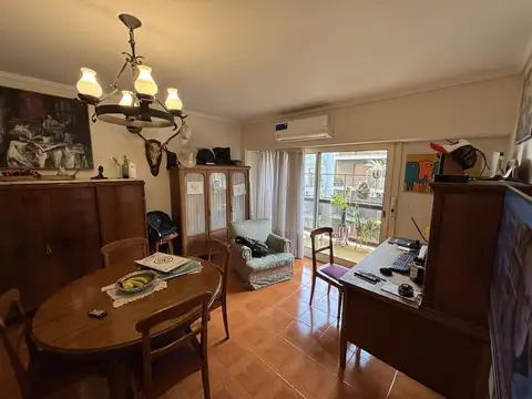 Departamento en Venta, Caballito, 3 ambientes y Dependencia con Balcon al Frente - Apto Credito