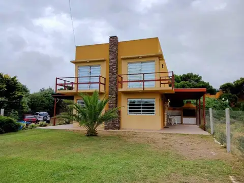 Casa en venta - 2 Dormitorios 2 Baños - 200mts2 - Nueva Atlantis