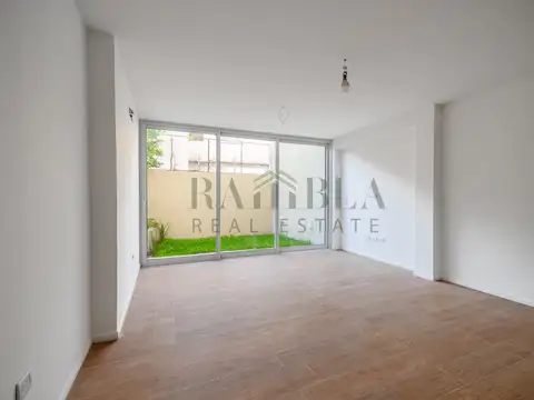 Depto Tipo Casa en Venta con 1 cocheras