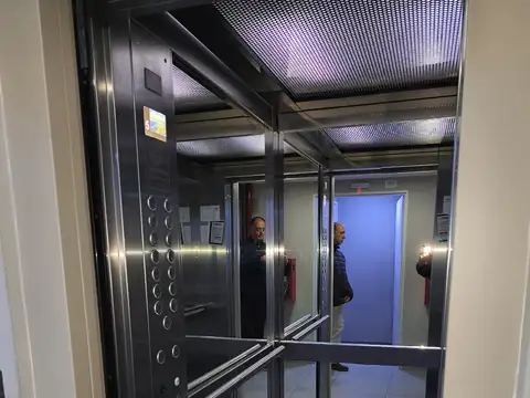 DEPARTAMENTO 3 AMBIENTES CON BALCÓN Y COCHERA. ESPAÑA 136 PISO 5 "D"AVELLANEDA.