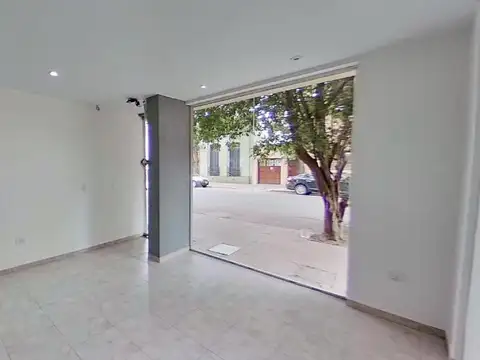 Local Comercial - Vidriera de Blindex - Zona Plaza Moreno